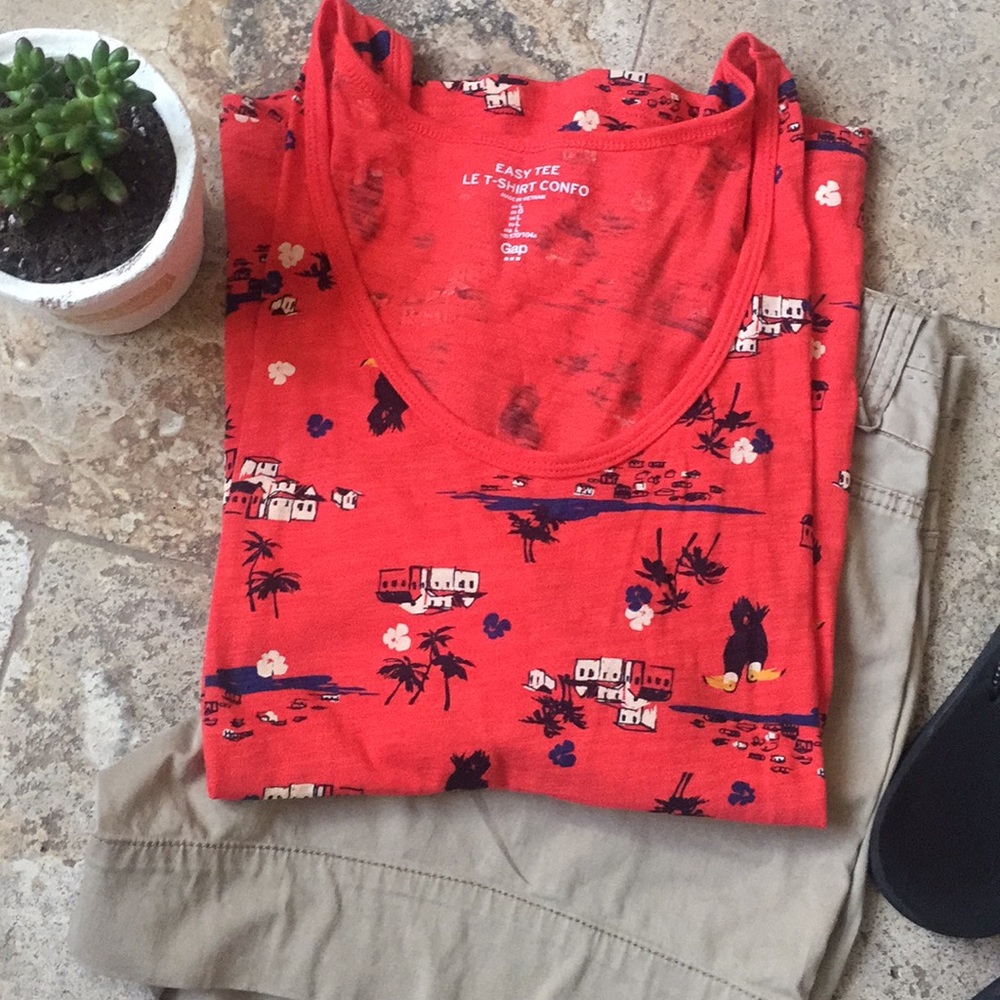 GAP tank top ☀️☀️☀️